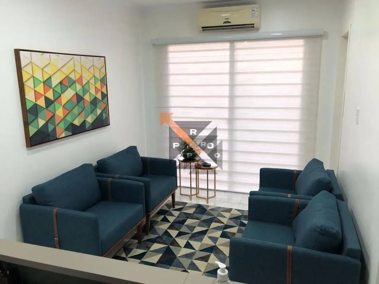 Sala Comercial à Venda no Alto da Lapa - Divido em três salas, uma cozinha e um banheiro,