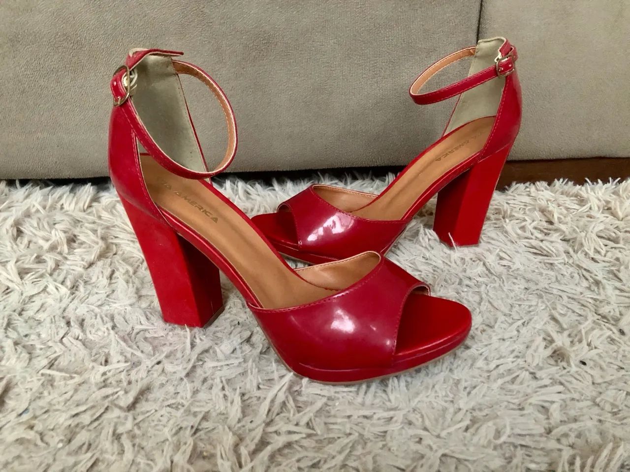 Sandália de Salto Alto Vermelha