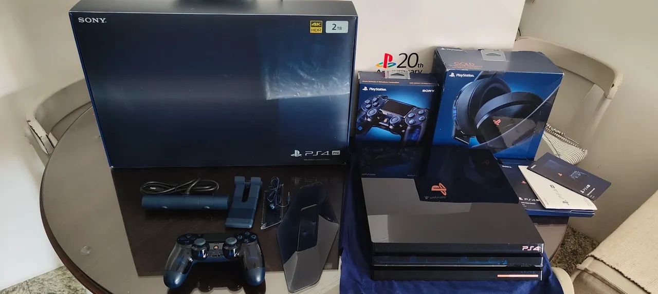 Playstation 4 Pro 2TB Edição Limitada 500 Milhões + headset gold