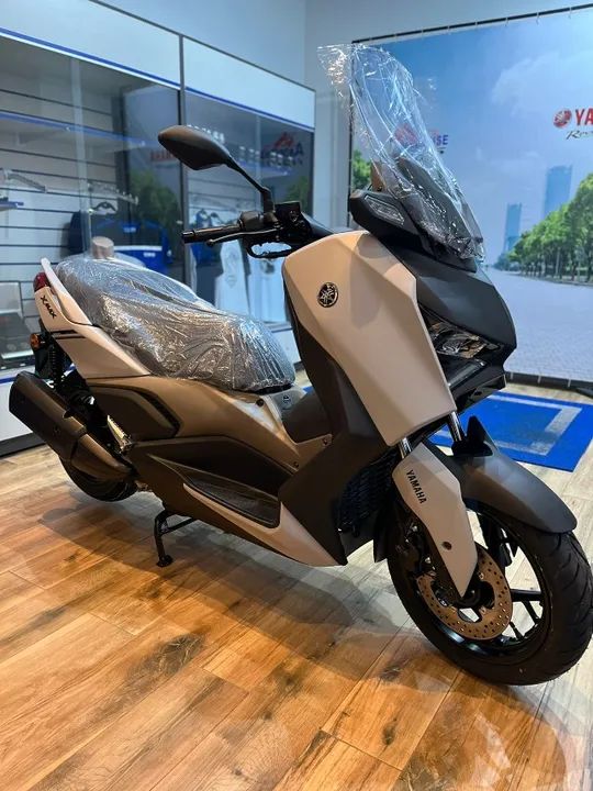 (Rodrigo) Xmax 250 Connected 2025 0km