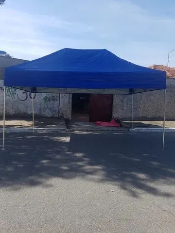 Vendo tenda Articulada 4,5 por 3 com cobertura PVC em aço galvanizado - Foto 2