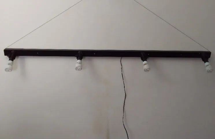 Trilho barra de iluminação com 4 spots direcionáveis - Foto 6