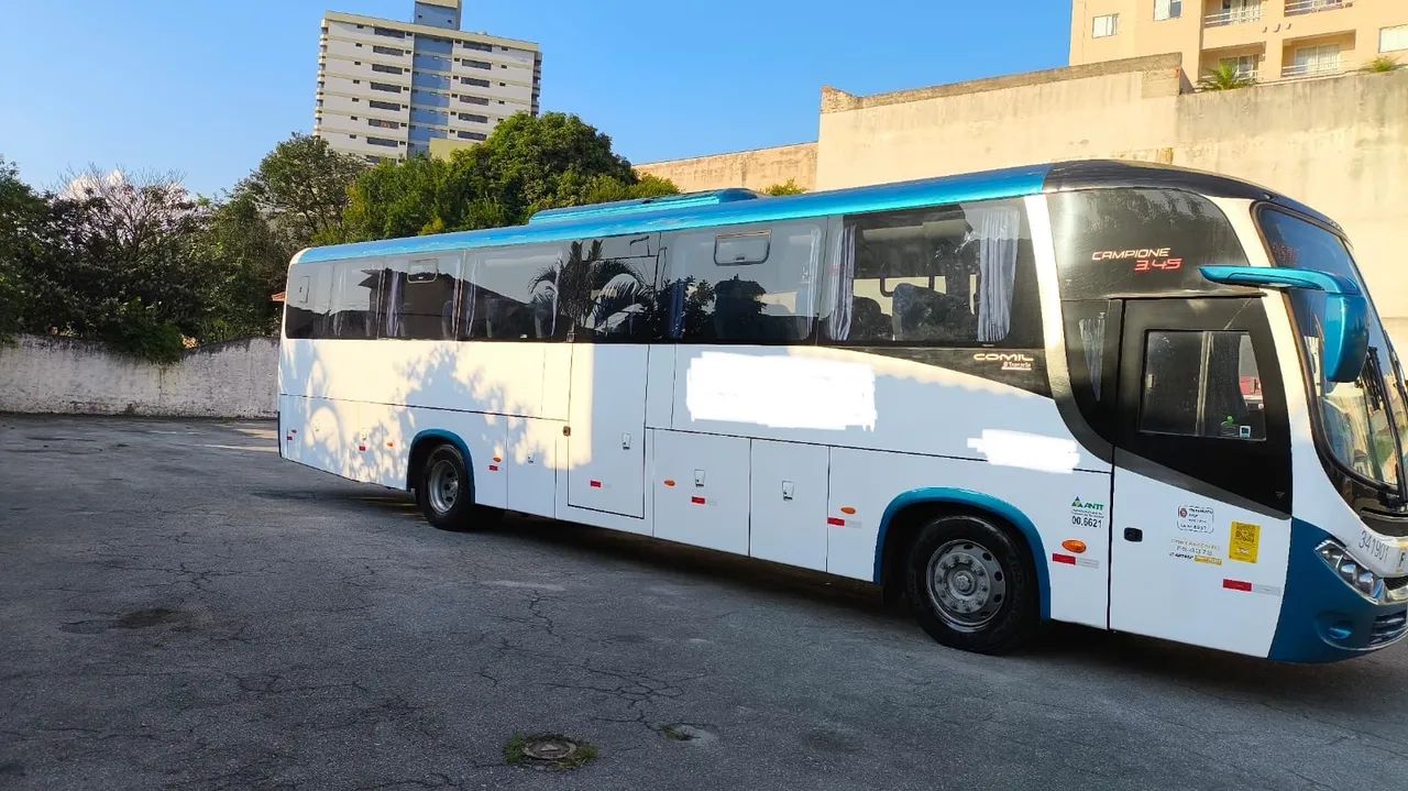Ônibus Comil 