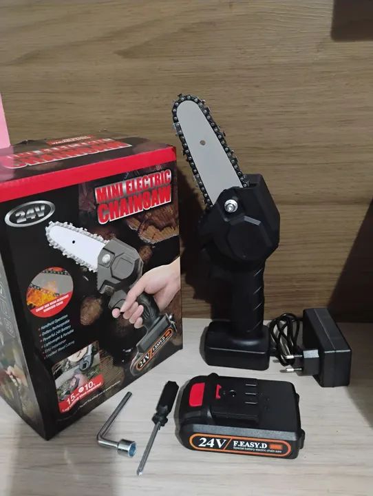 Mini motoserra elétrica