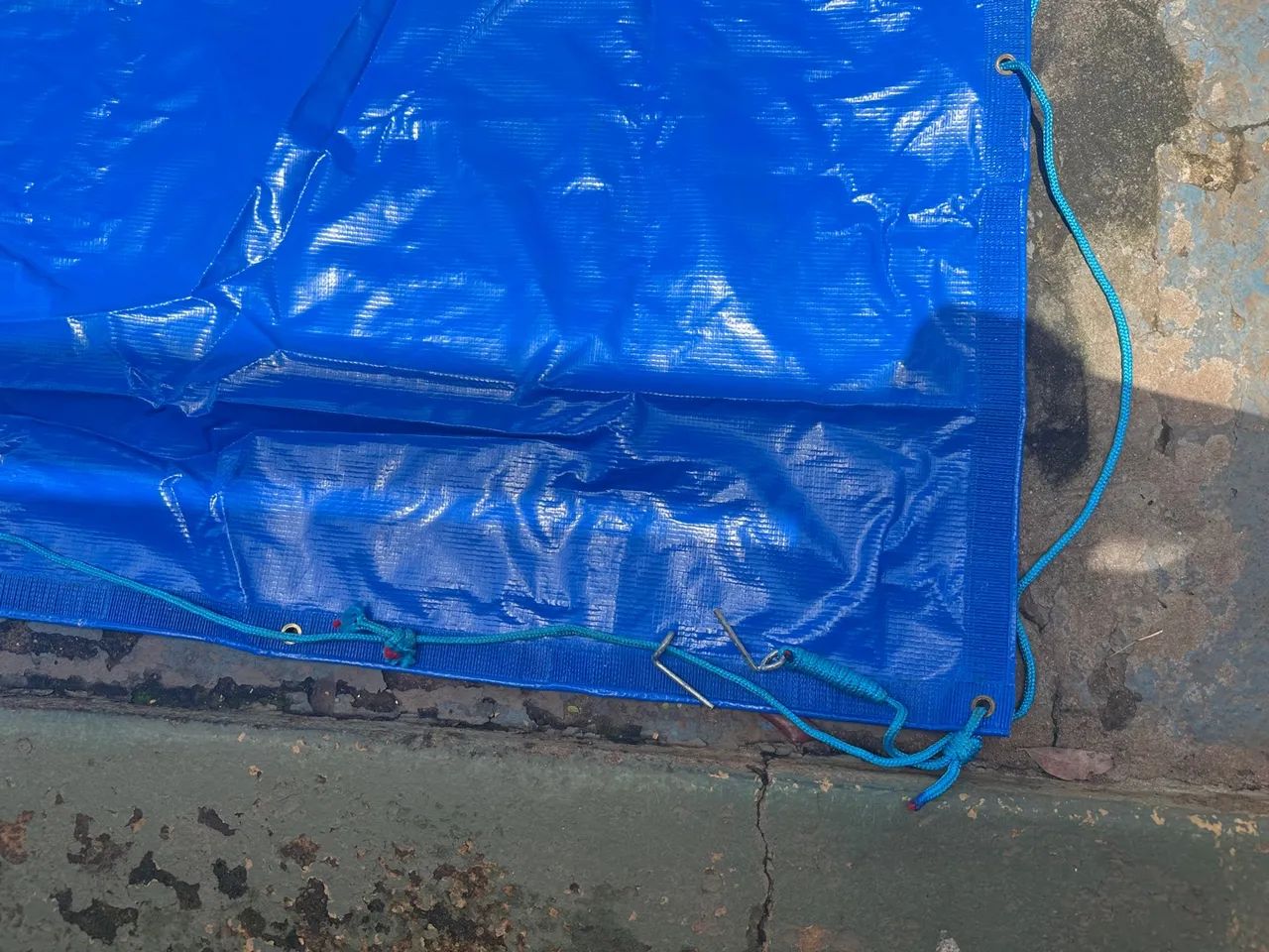 Lona para piscina azul semi nova  - Foto 5