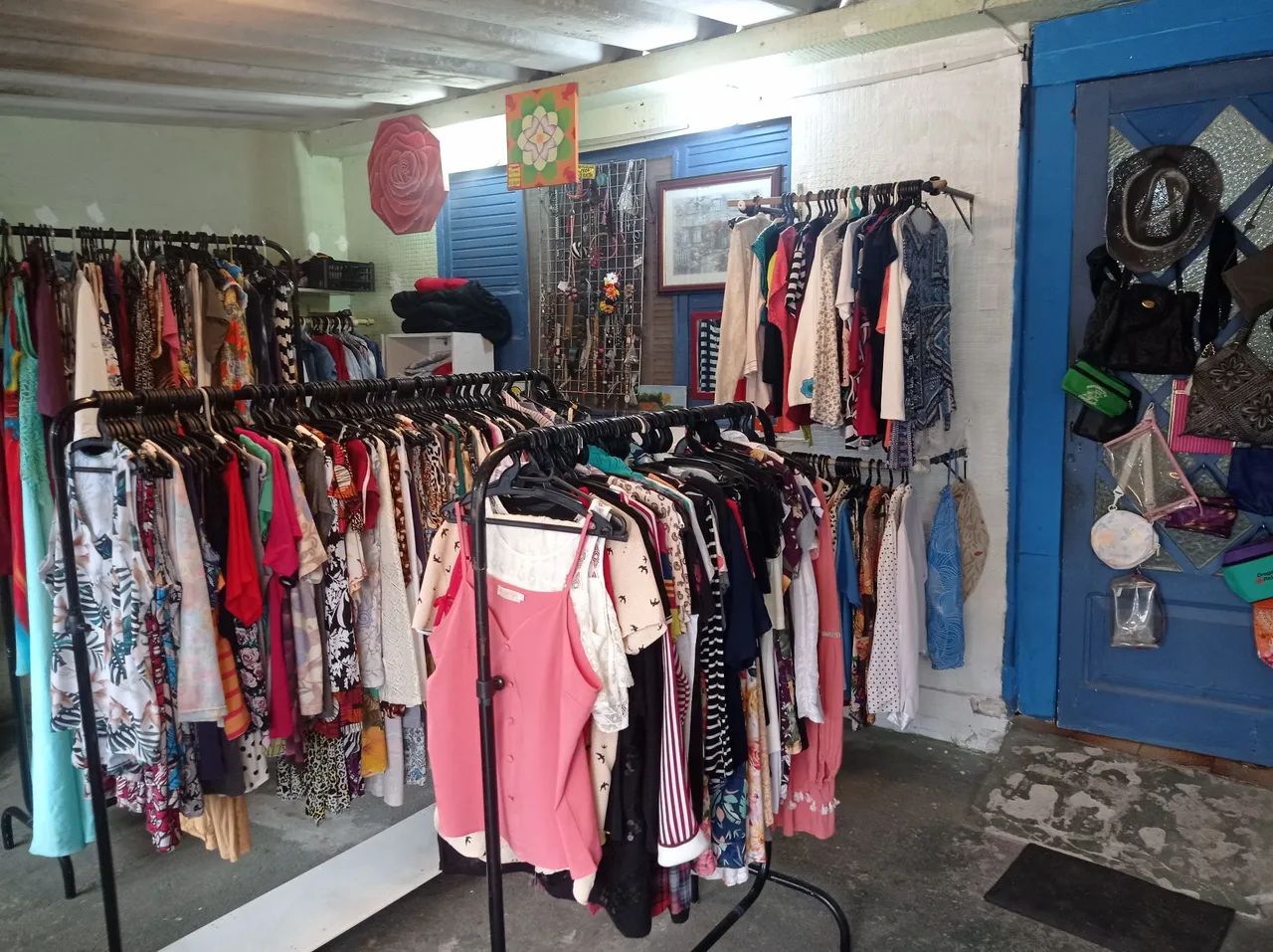 Qualquer peça de roupa 5 reais. Brechó do Yuri  - Foto 6