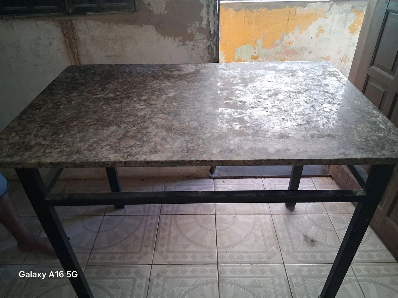 Vende essa mesa