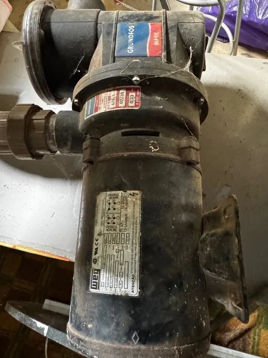Bomba d'água Grundfos usada