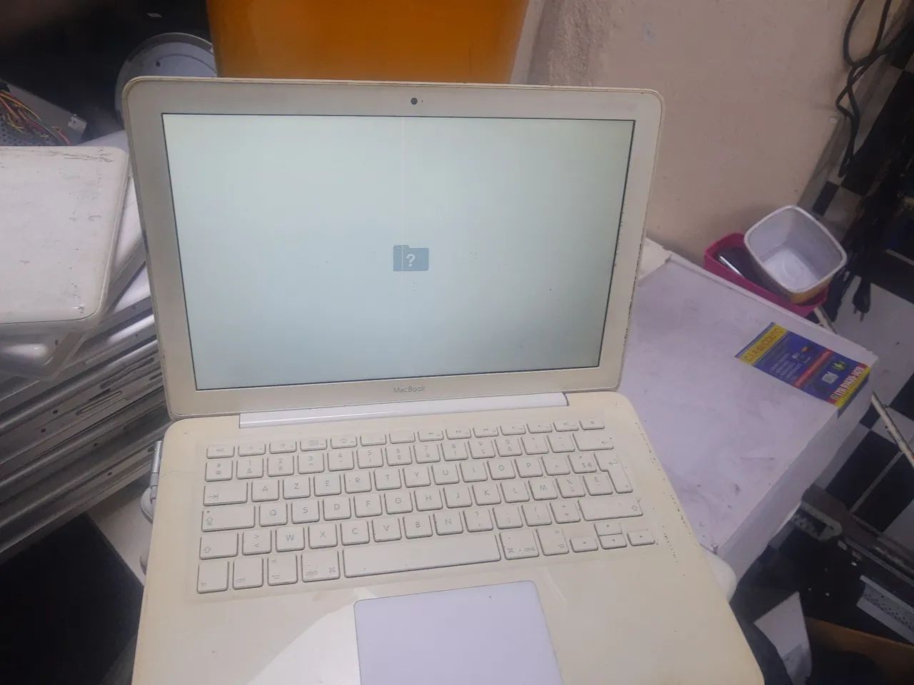 Lote com 9 macbook antigo para retirada de peça ou colecionador  - Foto 4