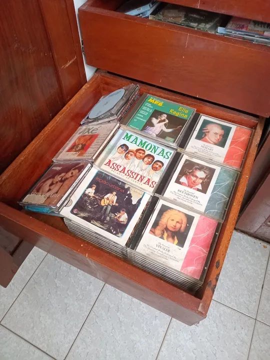 Coleção de CDs originais - Vários artistas nacionais e internacionais - Foto 2