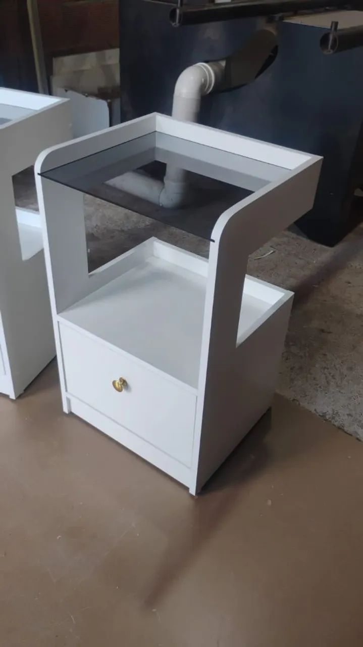 Mesa de cabeceira branca com gaveta - Foto 4