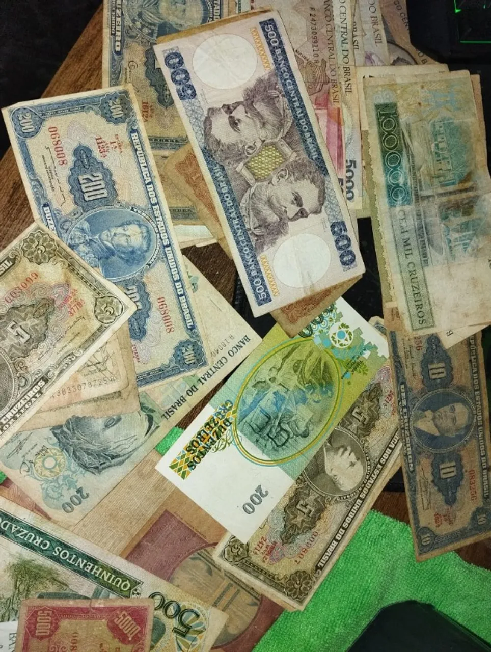 Conjunto de cédulas antigas