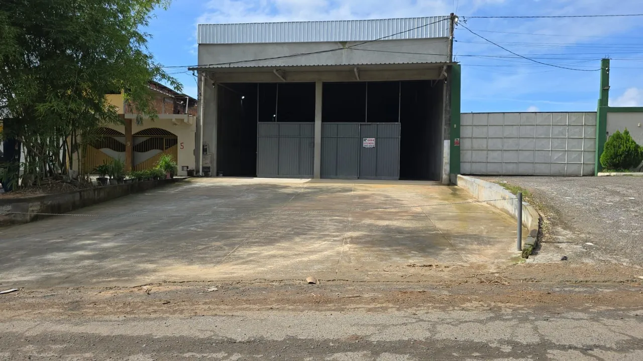 VENDE-SE GALPAO CANDEIAS