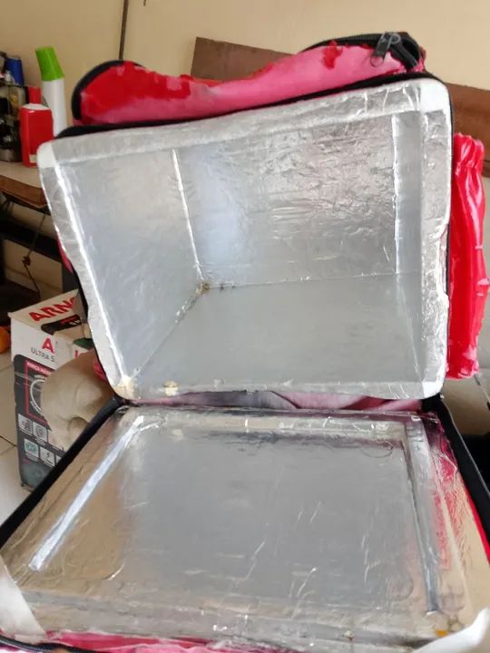 Caixa térmica para entrega de alimentos