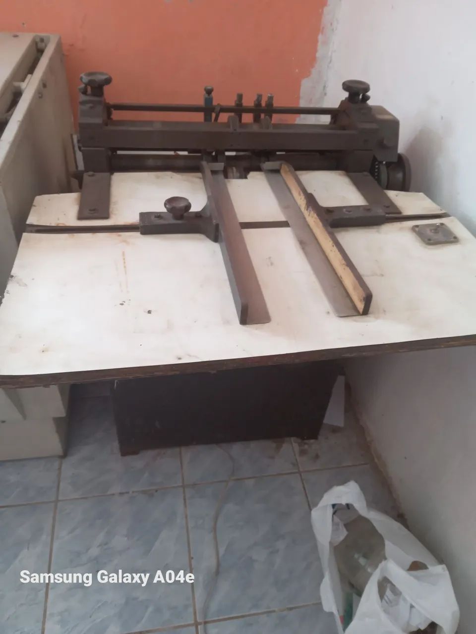 Vendo essa picotadeira elétrica grafica 