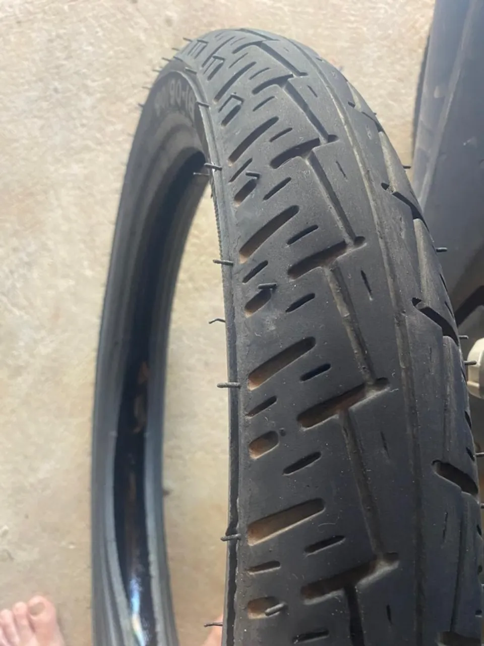 Pneu de moto fan/titan