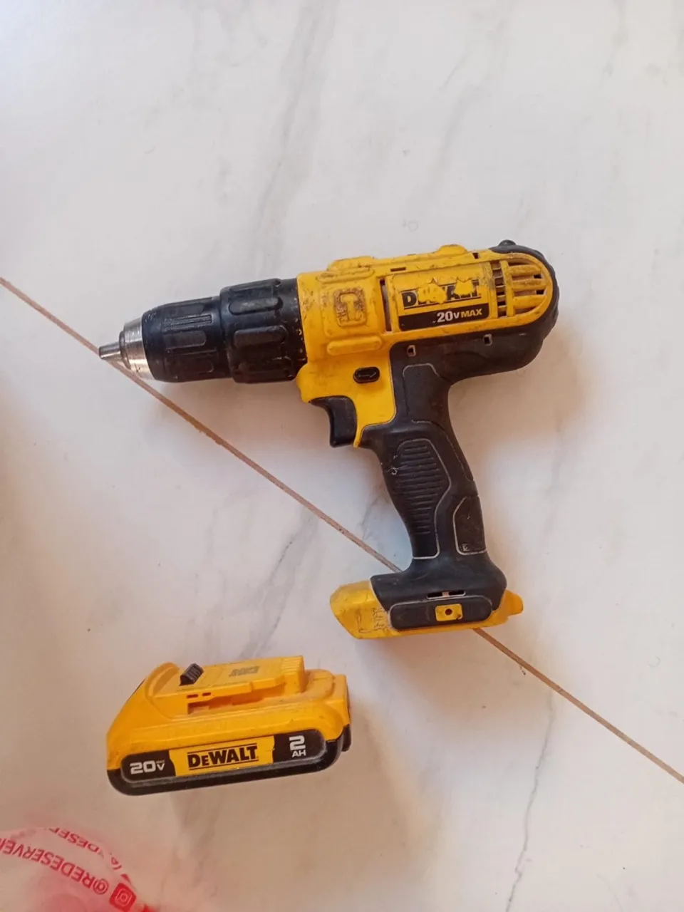 Furadeira/Parafusadeira DeWalt 20V MAX