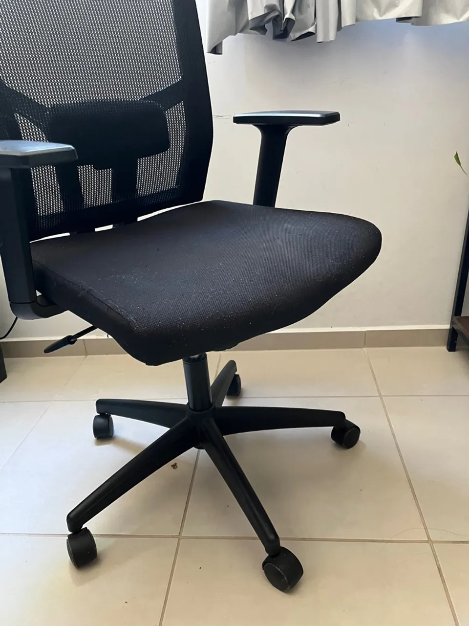 Cadeira de Escritório Ergonômica Preta