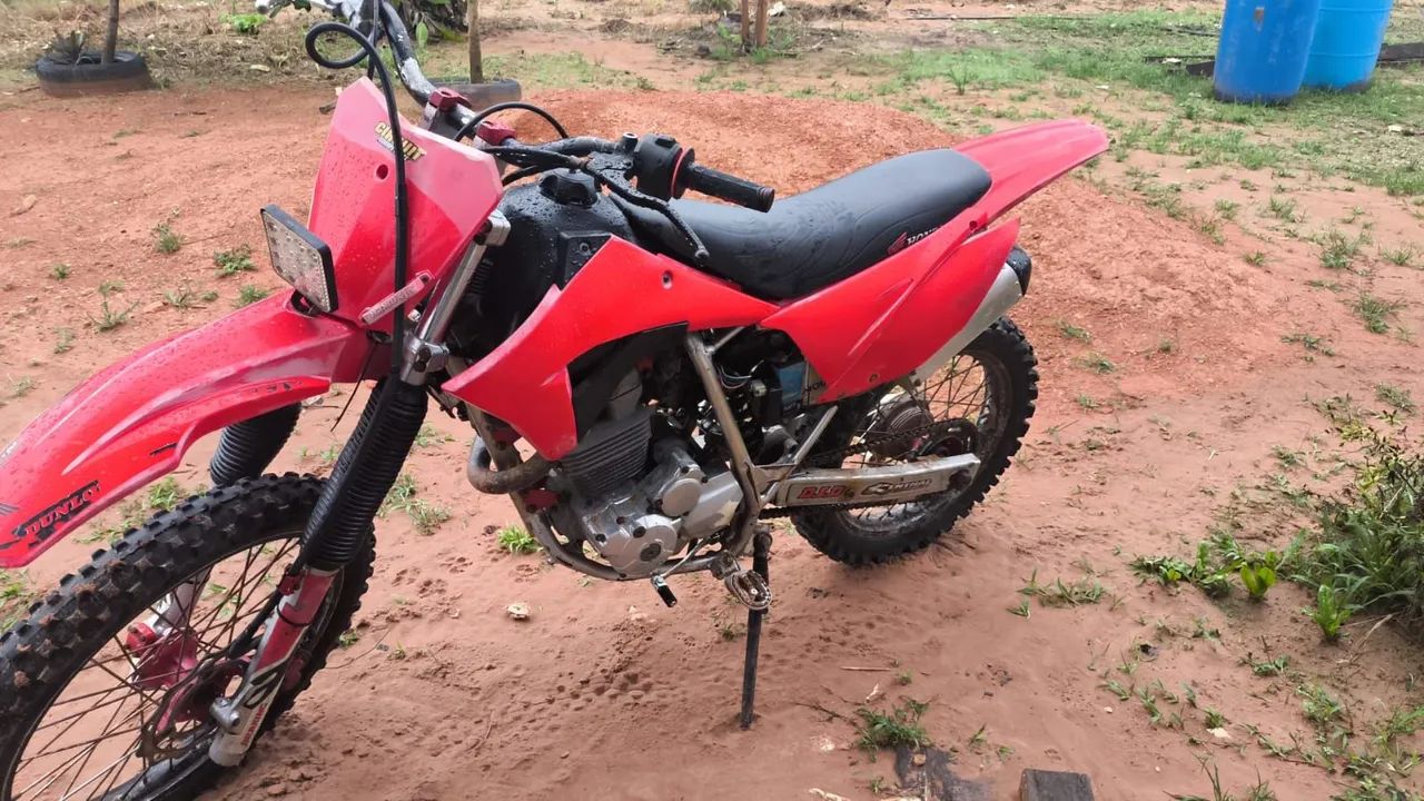 Honda CRF 250 com motor de XRE 300