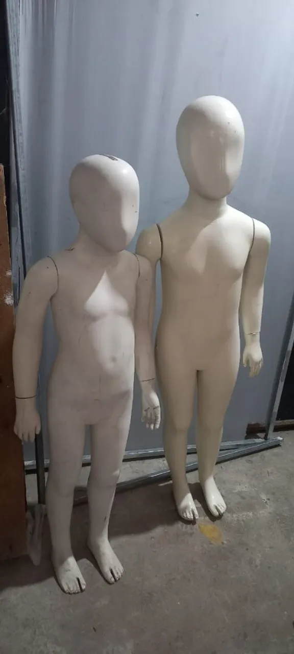 Manequins infantis em ótimo estado