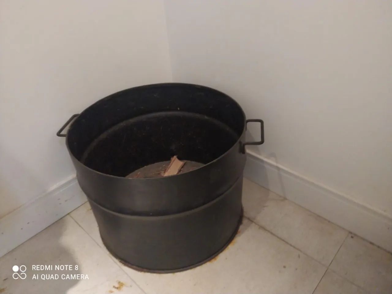 Latão com alças para lenhas 