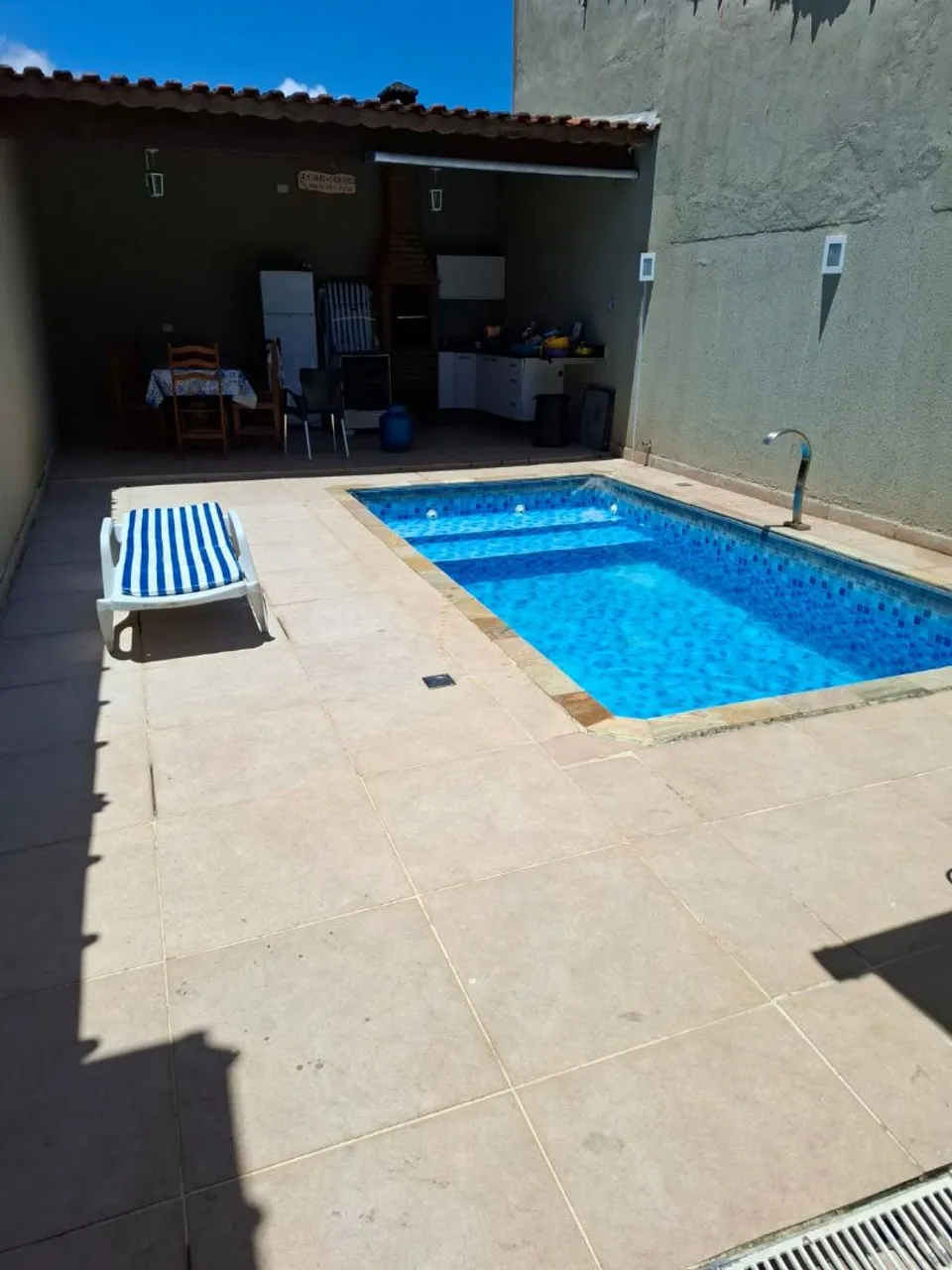 Casa com piscina na praia de Mongaguá