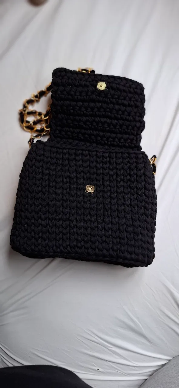 Bolsa de crochê (fio de malha)