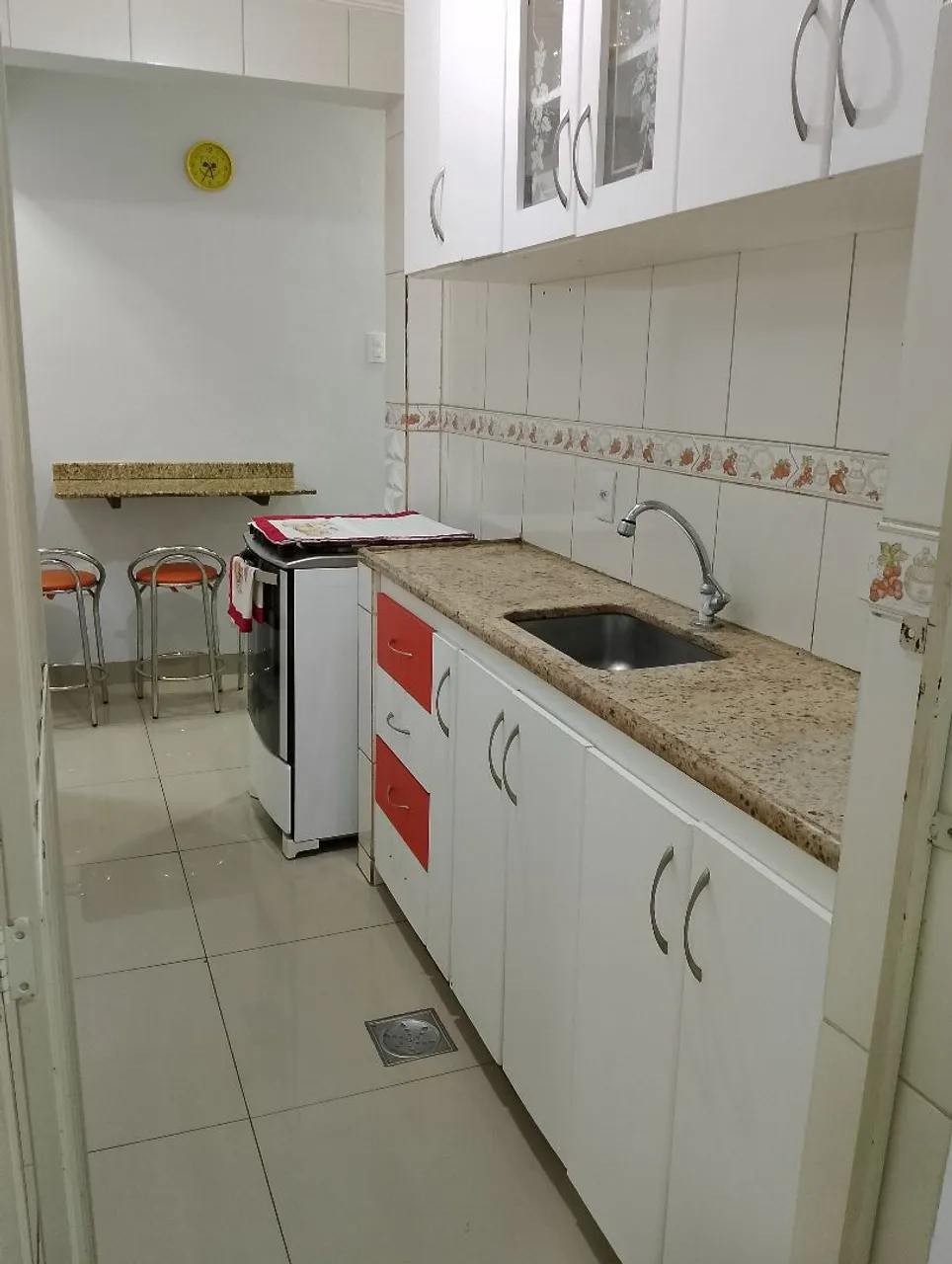Vende - se Apartamento no Centro, Praça Dr. Carlos