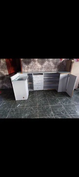 Balcão de Loja em MDF Branco, manequim 