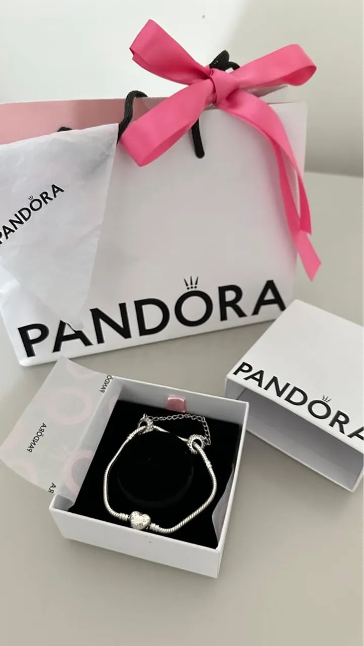 Pulseira Pandora com coração