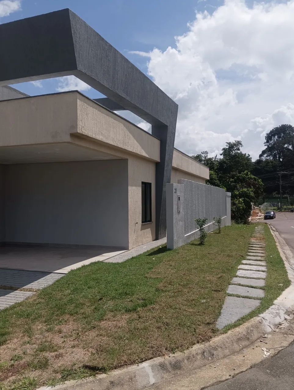 Casa Térrea com Pé Direito Alto  no Condomínio Quinta Das Marinas de 151m ² / 3 Suítes na  - Foto 2
