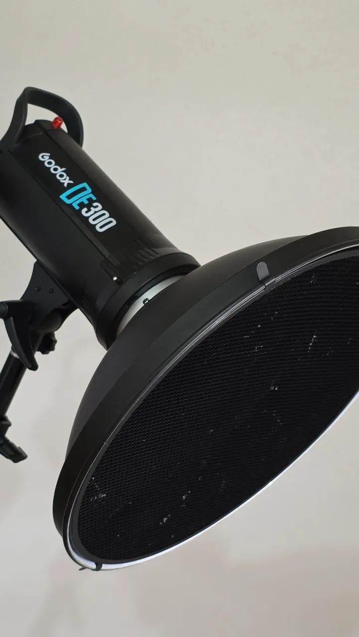 Duas tochas Godox De 300 com rádios - Foto 2