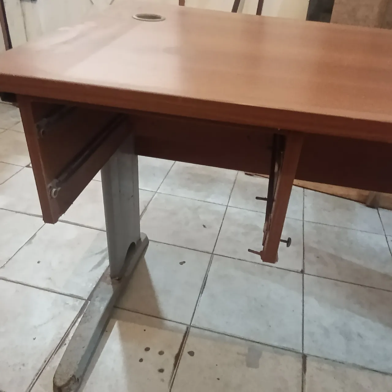 Mesa de Escritório em Madeira - Ótimo Estado