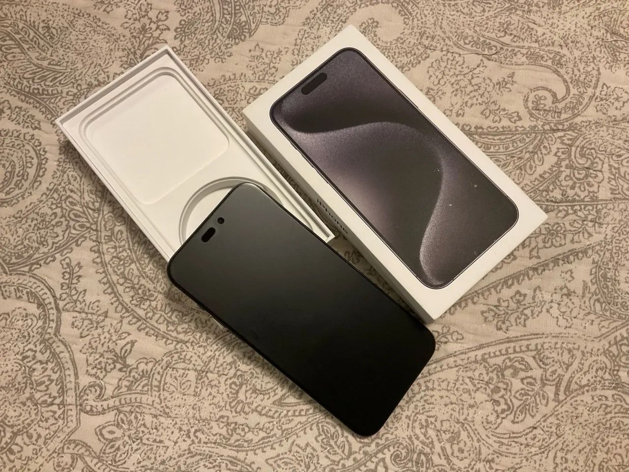 Apple iPhone 15 Pro Max (256 Gb) - Titânio Preto, pouco usado