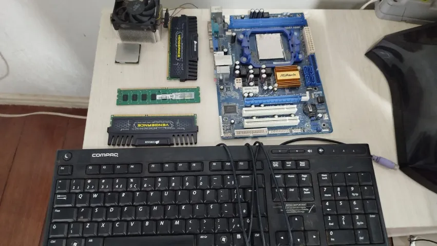 AMD FX 4300 + PLACA MAE N68 S3 FX + COOLER + MEMORIAS E TECLADO