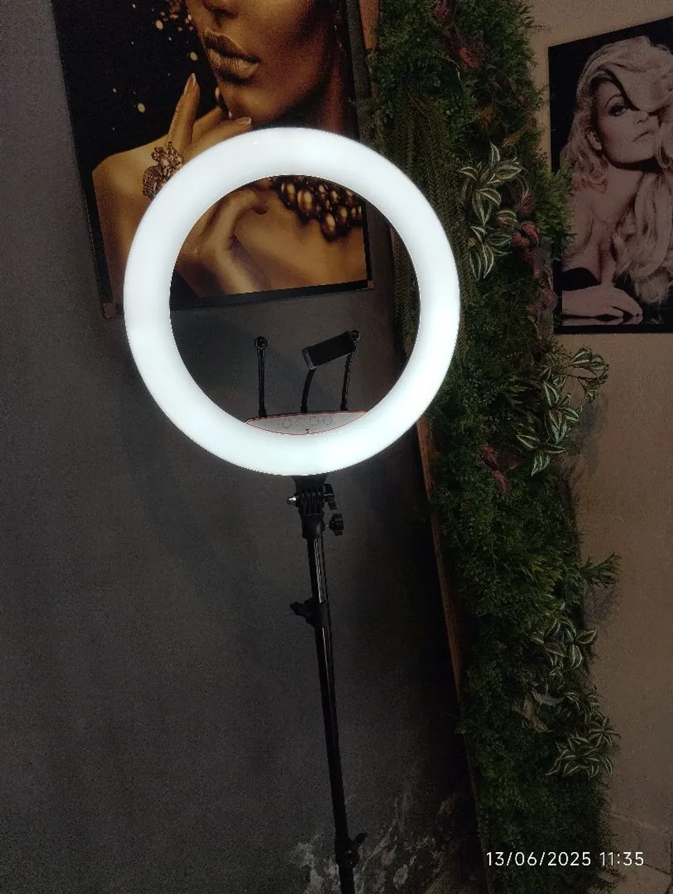Ring Light Profissional com Tripé - Perfeita para Fotos e Vídeos!
