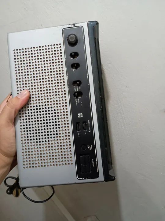Rádio relógio antigo National.funcionando. - Foto 3