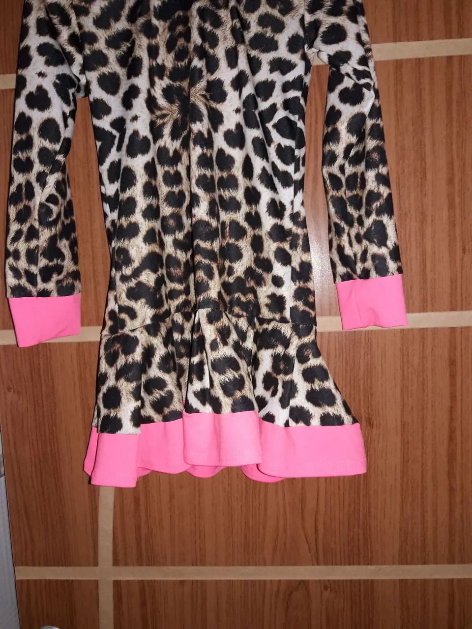 Vestido infantil estampa animal print com capuz anos Roupas