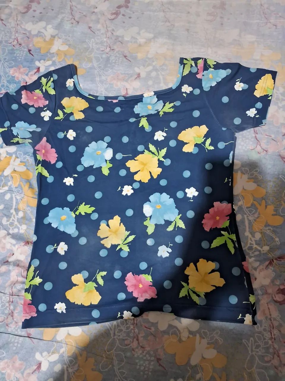 Blusa Feminina Estampada com Flores - Foto 2
