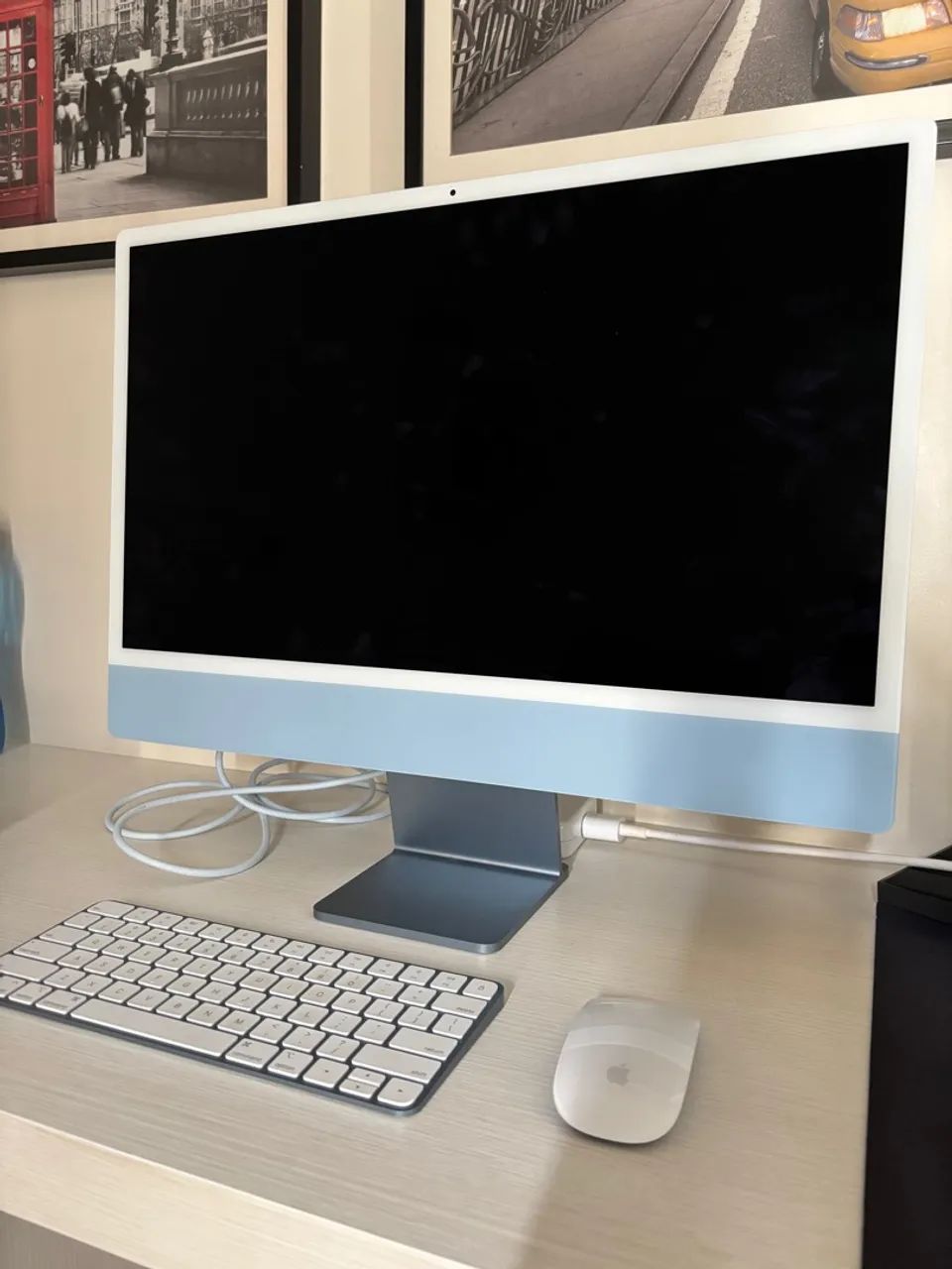 iMac Apple 24? com chip M3 - Azul - Tela 4.5K - Teclado e mouse inclusos