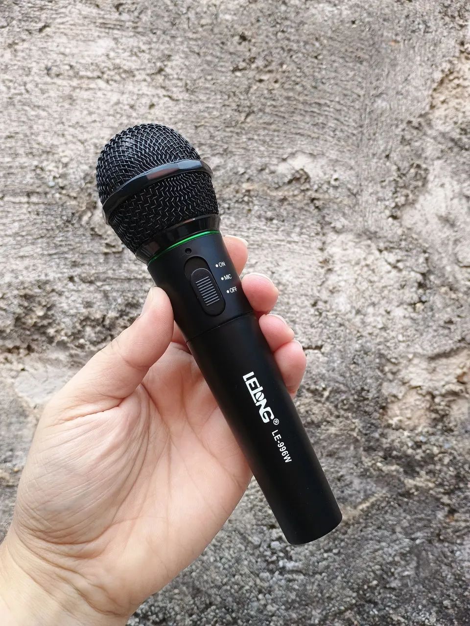 Microfone com e sem Fio Lelong Dinâmico Ideal para Eventos, Igrejas  - Foto 2