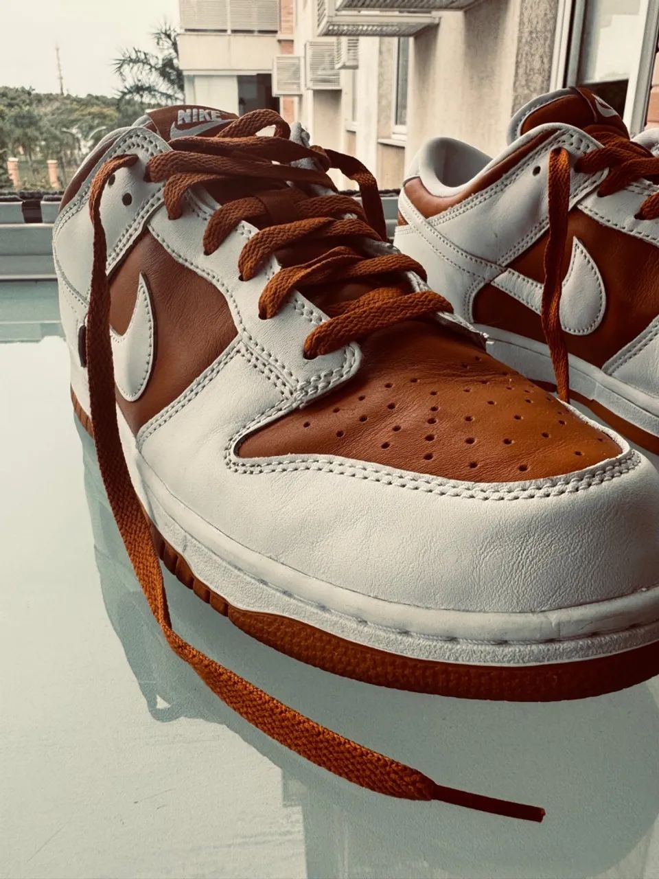 Tênis Nike Dunk Low - Laranja com Branco (Tamanho 42) - Foto 2