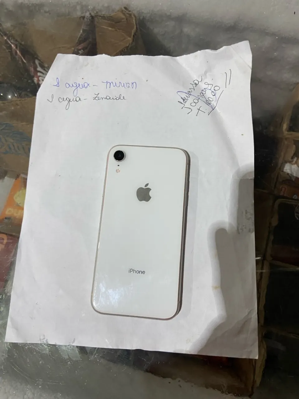 iPhone XR é perfeito estado pegando tudo menos a câmera da frente