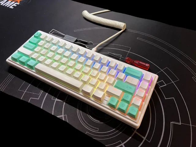 Teclado Ciy Gas67 Branco Switch Akko Jelly White Lubrificado Com Keycaps Brancas e Verdes - Foto 2