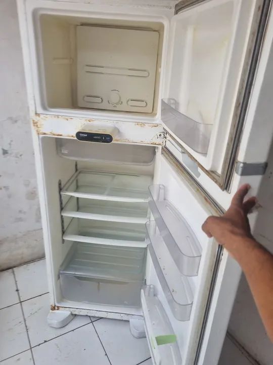 Vende se uma Geladeira Cônsul Frost free  - Foto 2