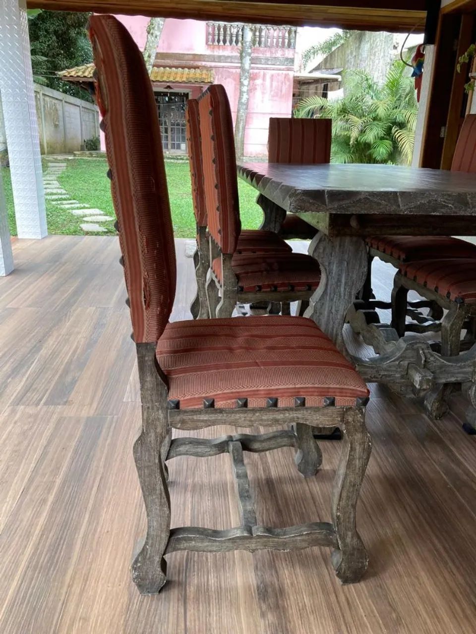 Mesa de Jantar de Madeira Maciça com 8 cadeiras - Foto 5