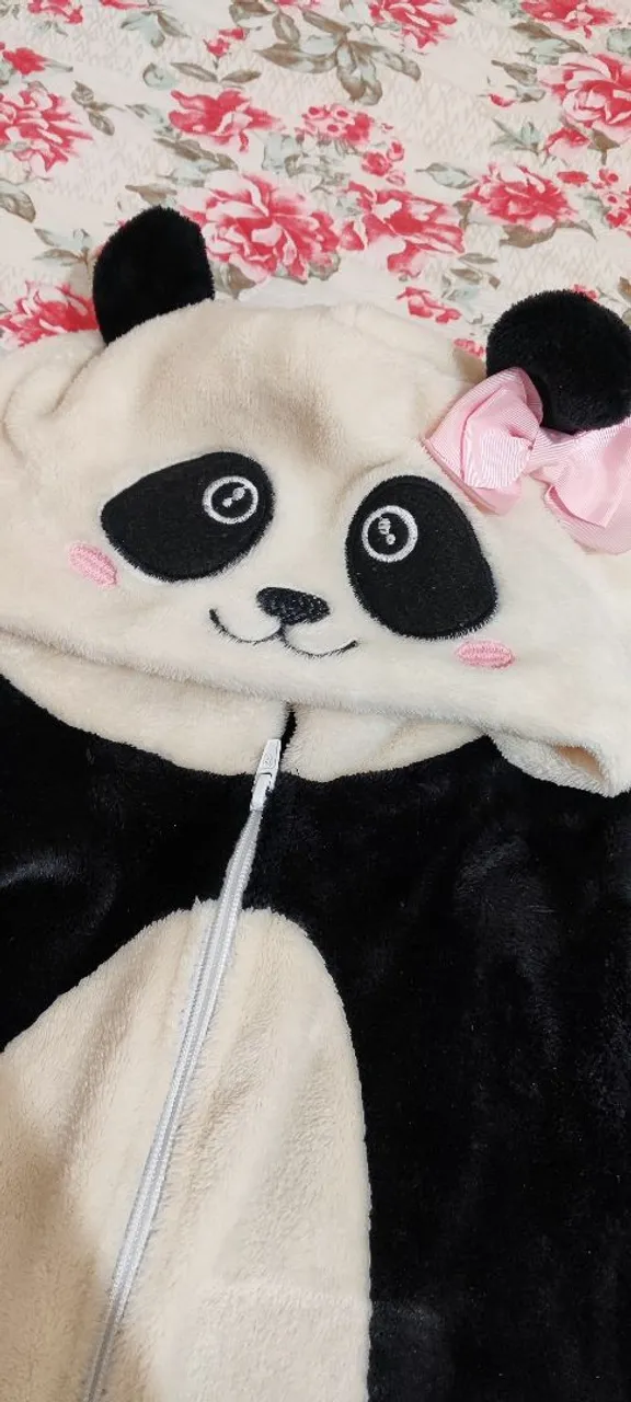 Macacão Infantil de Panda com Capuz e Detalhes Fofos