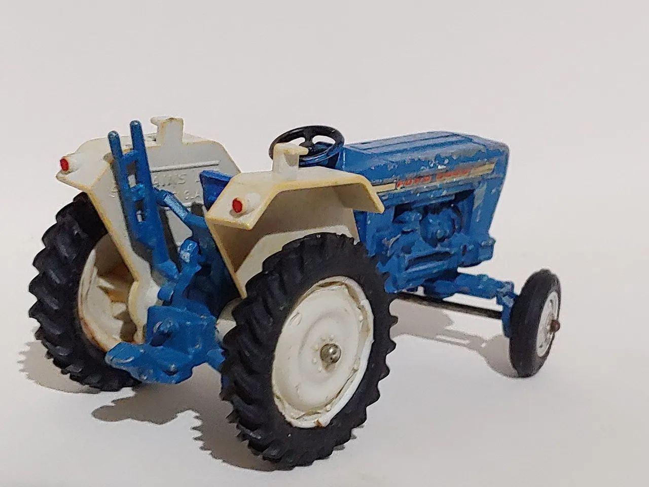 Miniatura trator britains Ford 5000 - Foto 2