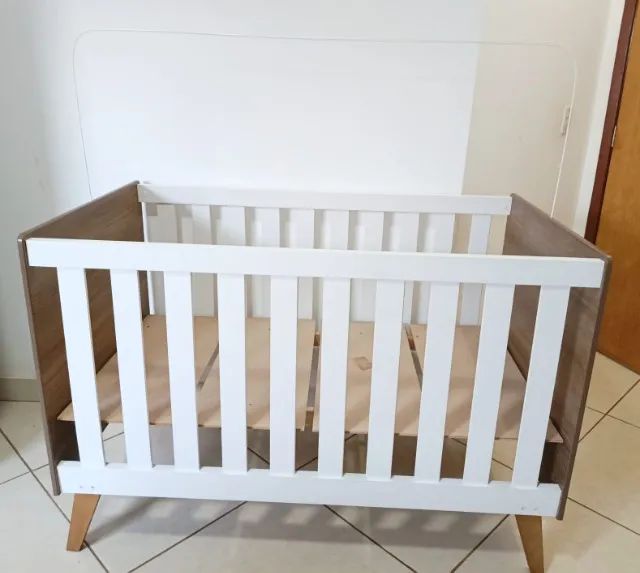 Berço com colchão novinho, vira sofá infantil