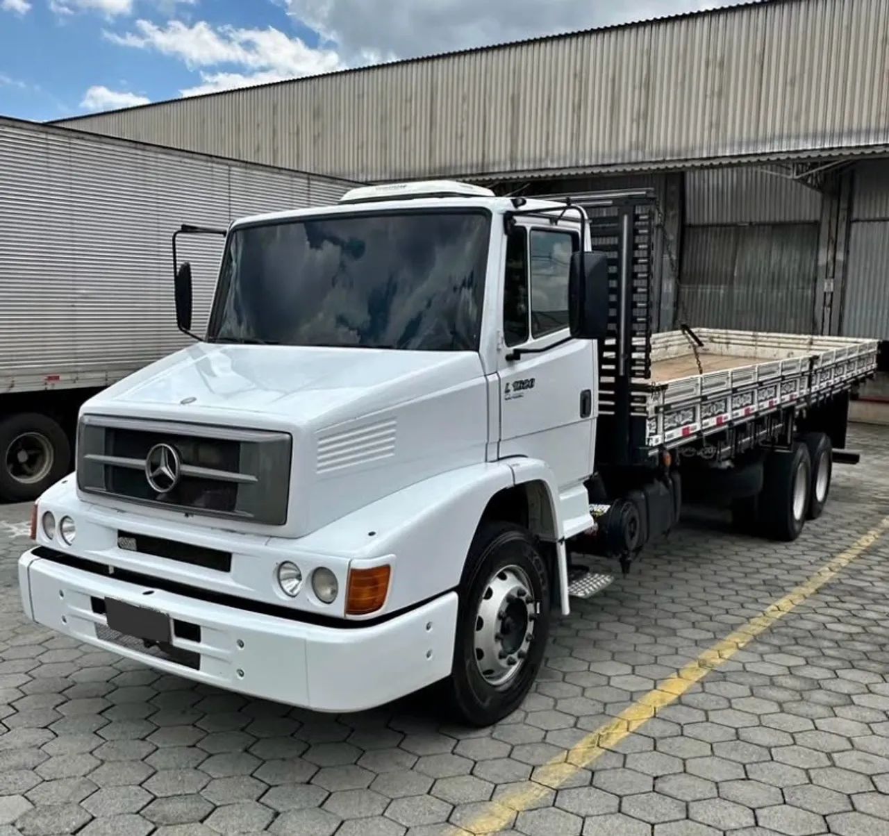 MERCEDES BENZ L1620